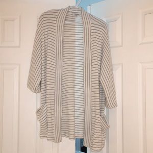 Splendid loose fitting striped cardigan w/ pockets